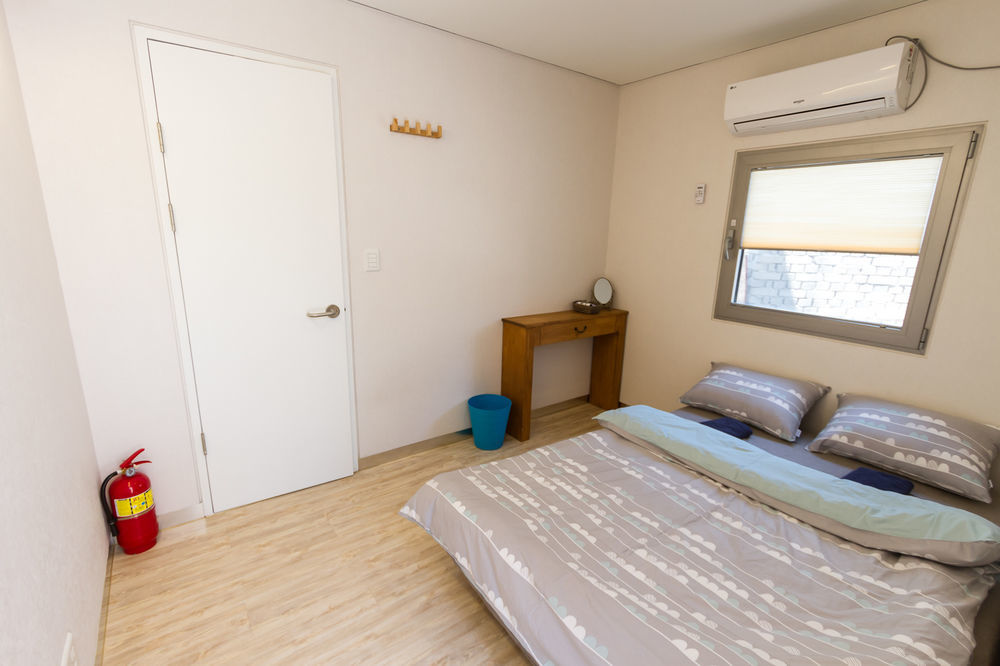 Inside Busan Hostel Exterior photo