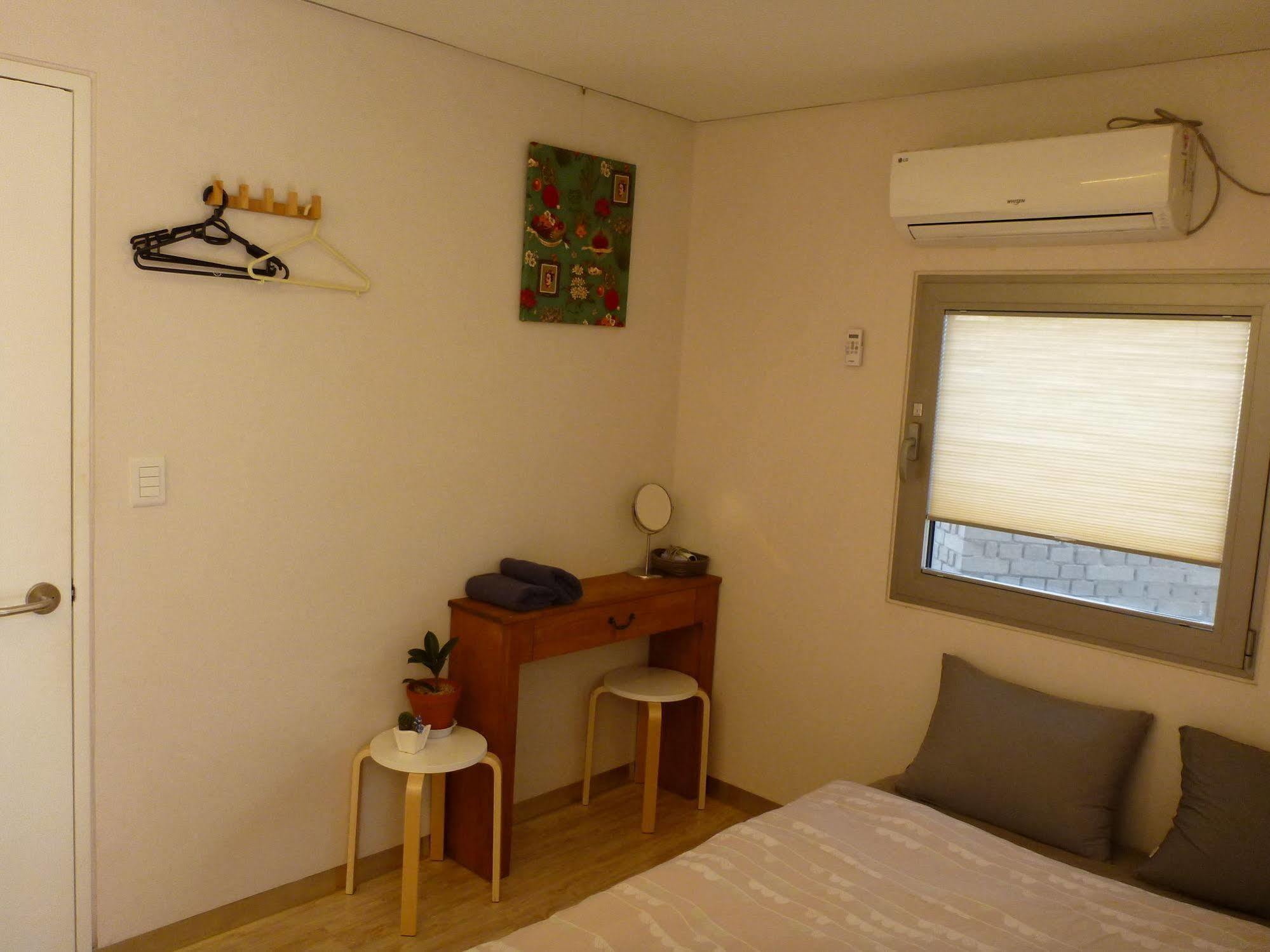 Inside Busan Hostel Exterior photo