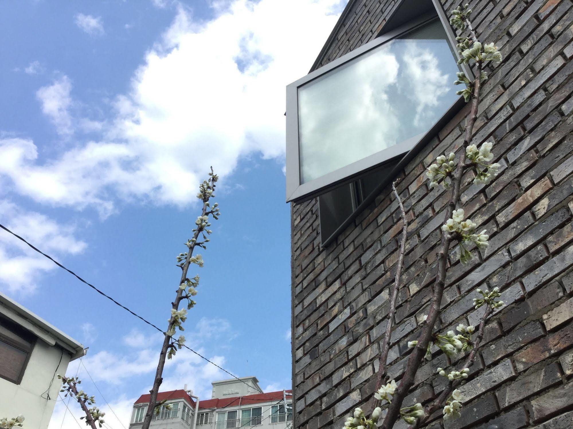 Inside Busan Hostel Exterior photo